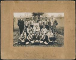 cca 1930-1940 Focicsapat, fotó, kartonra ragasztva, hátulján feliratozva, 11,5×16,5 cm