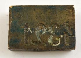 Monogramos, számozással ellátott bronz pecétnyomó 5x3,5x2 cm