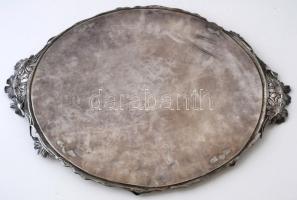 Gazdagon díszített virágmintás indamotívumos fém tálva, kis hibákkal, 52,5×39 cm