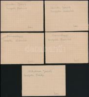 Szegedi Honvéd SE és Szegedi Petőfi (Szegedi AK) labdarúgó csapatok tagjainak aláírásai papírlapokon...