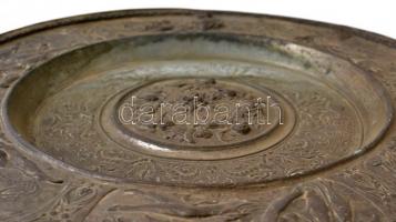 Nagyméretű réz fali dísztál, kis kopásokkal, d: 54 cm