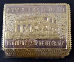 1938 Budapesti Turista Egyesület Dr. György Desző menedékház. dombornyomott levélzáró bündli. Lila, arany papíron. 100 db