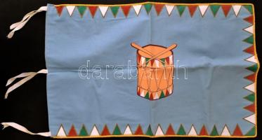 cca 1970 Kisdobos zászló / Young pioneer flag. 68x44 cm