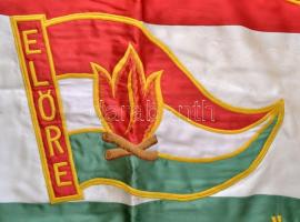 cca 1970 A Dolgozó népért, a Hazáért, Előre! József Attila úttörőcsapat nagyméretű selyem zászlója. ...