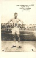 1924 Jeux Olympiques. Abrahams, Champion Olympique du 100 metres / 1924 Summer Olympics in Paris. Harold Abrahams English track and field athlete, Olympic champion in the 100 metres sprint (EB)