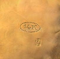 La maisonette No. 70601 32 köves, negyedütős zsebóra 14 karátos, duplafedeles arany tokkal. Szép, mű...