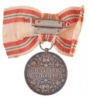 Berán Nándor (1889-1965) 1935. "Magyar Vöröskereszt Ifjúsági Osztálya" ezüstözött Br kitün...