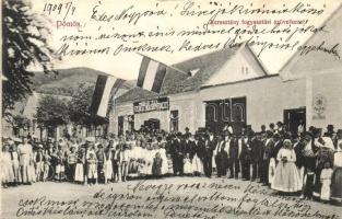 1909 Dömös, Keresztény fogyasztási szövetkezet és saját kiadása, magyar zászlók, posta, falubeliek csoportképe