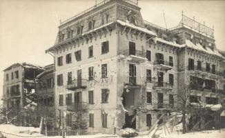 Toblaco, Toblach; Dél-Tirol, a háborúban megsérült Hotel Germania / damaged building of Hotel Germania, WWI military, photo
