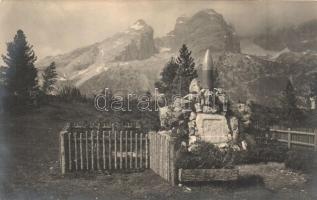 Plätzwiese, Prato Piazza; elesettek emléke, első világháborús katonai emlékmű az olasz fronton / WWI Austro-Hungarian K.u.K. military monument at the Italian Front, photo