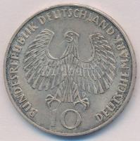 NSZK 1972J 10M Ag "Olimpia-München / Olimpiai Láng" T:1-,2 
FRG 1972J 10 Mark Ag "Ol...