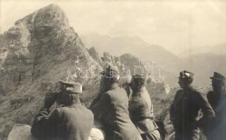 Osztrák-magyar katonák távcsövekkel az olasz fronton / WWI Austro-Hungarian K.u.K. soldiers with binoculars, at the Italian Front mountains, photo