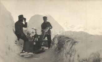 Első világháborús osztrák-magyar katonák az olasz front hegyi állásában / WWI Austro-Hungarian K.u.K. soldiers, trenches at the Italian front, in the mountains, photo