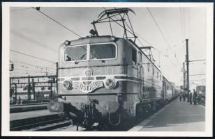 cca 1970 Mistral, Trans-Europe Express, nemzetközi vasúti szolgáltatás mozdonya, későbbi előhívás, 9×14 cm / Mistral, Trans-Europe Express locomotive, later copy of vintage photo