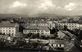 67 db főleg MODERN fekete-fehér magyar városképes lap / 67 mostly modern black and white Hungarian t...