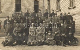 1915 Osztrák-magyar katonák csoportképe / WWI Austro-Hungarian K.u.K. military soldiers. Schäffer Ármin photo (EK)