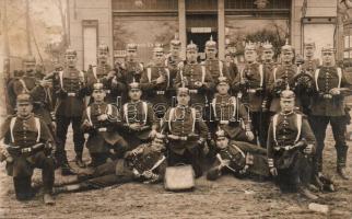 1914 2. Comp. 19. Rgt. 4. Reserve. / WWI German soldiers in front of Cacilie Saders shop. group photo