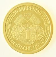 Németország 2000. 50 éves a Német Márka Au emlékérem (3,12g/0.585) T:PP Germany 2000. Deutsche Währung 1950-2000 / 50. Jahrestag - Deutsche Münze Au commemorative medallion (3,12g/0.585) C:PP