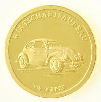 Németország 1995. 50 éves a Német Szövetségi Köztársaság / A gazdaság újjáépítése - Volkswagen Bogár Au emlékérem (3,11g/0.585) T:PP Germany 1995. 50 Jahre Bundesrepublik Deutschland / Wirtschaftsaufbau VW Käfer Au commemorative medallion (3,11g/0.585) C:PP