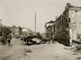 1942 Thöresz Dezső (1902-1963) békéscsabai gyógyszerész és fotóművész szolgálatot teljesített egy se...