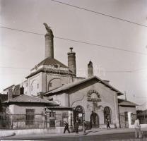 1966 Budapest, X. kerület, kőbányai látképek, épületfotók, stb., 21 db vintage negatív, 6x6 cm