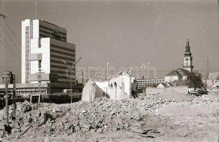 1972 Kecskeméti városképek (Gáspár u., Kisfaludi u.), 27 db vintage negatív, 24x36 mm