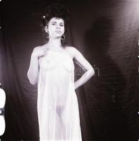 Váratlan találkozások, szolidan erotikus felvételek, 7 db vintage negatív + 8 db vintage fotó és/vag...