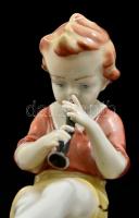 Metzler & Ortloff csibéknek fuvolázó fiú, kézzel festett, jelzett, hibátlan, m: 13 cm