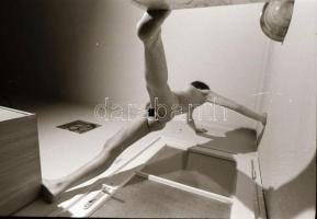 Az emancipáció kezdő lépései, szolidan erotikus felvételek, 8 db vintage negatív + 10 db vintage fot...