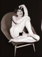 Csiri-biri szépasszonyok, szolidan erotikus felvételek, 35 db vintage negatív, 24x36 mm