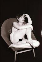 Csiri-biri szépasszonyok, szolidan erotikus felvételek, 35 db vintage negatív, 24x36 mm