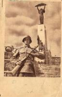 8 db MODERN 1950-es évekbeli magyar katonai, propaganda képeslap, vegyes minőségben / 8 modern 1950&...