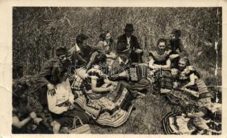 8 db MODERN 1950-es évekbeli magyar katonai, propaganda képeslap, vegyes minőségben / 8 modern 1950&...