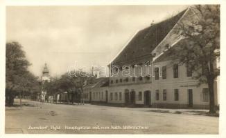 Zurány, Zurndorf; Fő utca, Római katolikus népiskola, templomok. Karl Csomor kiadása / Hauptgasse,  Röm. kath. Volksschule / main street with churches and school