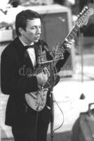 7 db MODERN zenész motívumos képeslap / 7 modern musician, music bands, motive postcards with Non PC