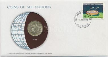 Benin 1982. 25Fr "Nemzetek pénzérméi" felbélyegzett borítékban, bélyegzéssel, holland nyelvű leírással T:1- Benin 1982. 25 Francs "Coins of all Nations" in envelope with stamp and stamping, with Dutch description C:AU