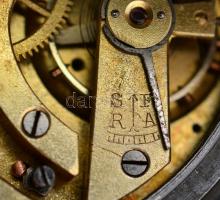 Nyolc napos járatú zsebóra, másodperc-, hónap-, dátum-, napmutatókkal, hibátlan számlappal, szép áll...