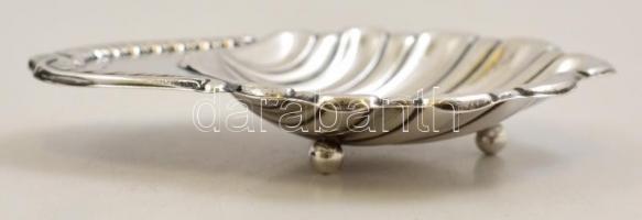 Ezüst(Ag) kagylós kis tálka, jelzett, 8,5×6 cm, nettó: 17,2 g