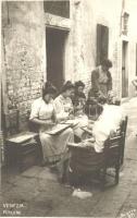 Venice, Venezia; Perlere / women making lace. Sciutto 871.