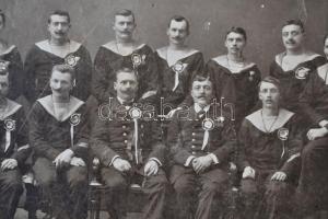 1909 Óbudai hadtengerész bál emlékére, 1909. február 16, az első sorban két tiszttel, kitüntetésekke...