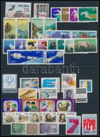 1975 Csaknem teljes évfolyam (néhány érték sérült) Almost complete year (some stamps are damaged)