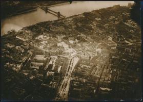 cca 1930 Budapest V. A Deák tér környéke légi felvételen 16,5x12 cm