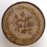 cca 1910 Szövettel bevont Kugler Gerbaud papír bonbonos doboz, d: 10,5 cm