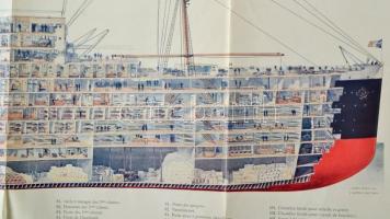 cca 1920 A Paris tengerjáró hajó átnézeti képe és prospektusa. Nagyméretű, kihajtható leporelló, / P...