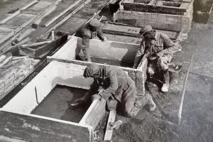 cca 1951 Hollenzer Béla (1910 k.-1970 k.): Az inotai hőerőmű építése, 35 db sajtófotó, hátulján pecs...