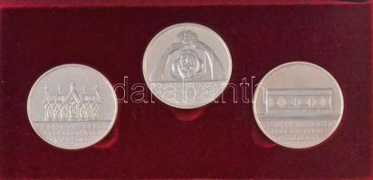 Fülöp Zoltán (1951-) 1994. "Magyar Szentek II - Szent Erzsébet" jelzett Ag emlékérem (32,4...