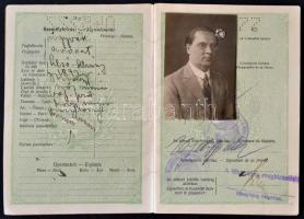 1930-1934 Magyar királyság fényképes útlevele, Dr. Jetts Gyula ügyvéd részére, csehszlovák bejegyzéssel, meghosszabbításokkal, okmánybélyegekkel