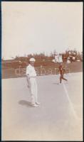 1912 A szabadtéri férfi tenisz páros olimpiai bajnoka, egyéni második helyezett Harold Kitson (1874-1951) dél-afrikai teniszező a stockholmi olimpián, hátoldalon feliratozott fotó, 14×8 cm / Harold Kitson (1874-1951) tennis player from South Africa, photo