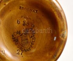 cca 1930 Zsolnay St. Hubertus italpalack, levonó képes, mázas cserép, apró máz kopással, jelzett, fo...