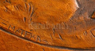 Matéka Sándor (1890-1971): Szent Kristóf. Faragott fa falikép, jelzett, d:29,5 cm